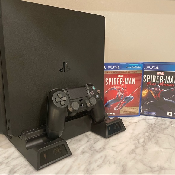 This is a used PS4 slim and it comes with hdmi cable. - Picture 3 of 3